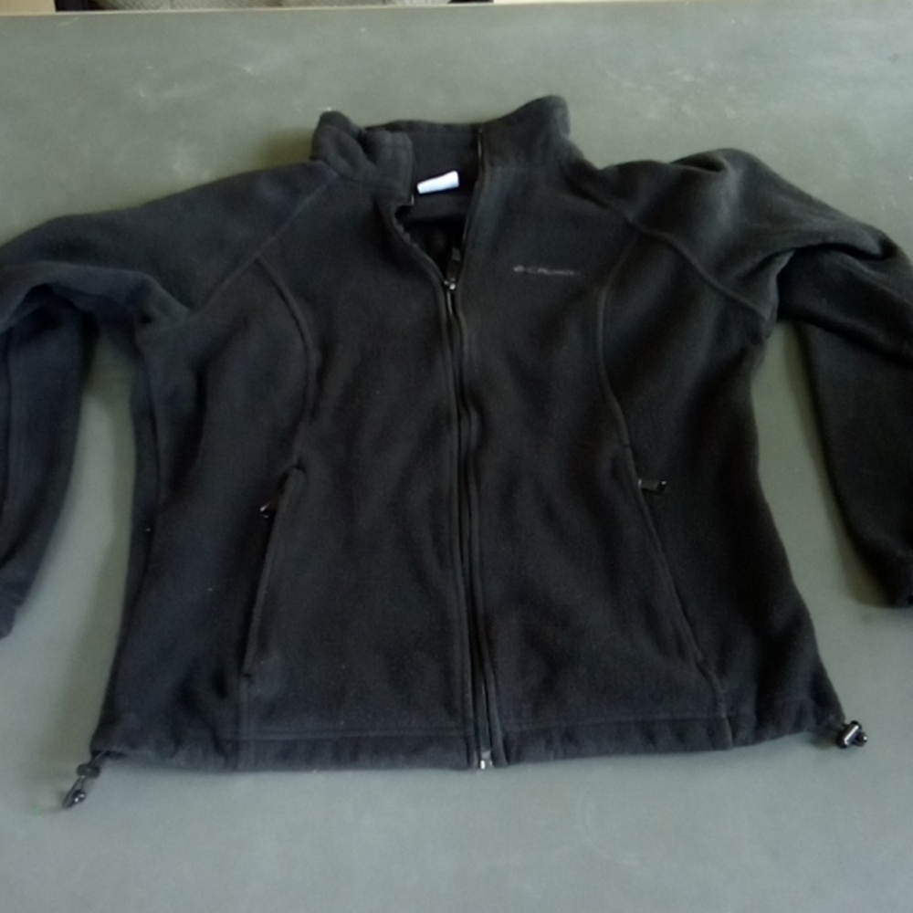 Woman's Columbia zip up fleece